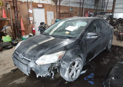 2014 Ford Focus Se z USA, uszkodzony, nr VIN 1FADP3F25EL269601